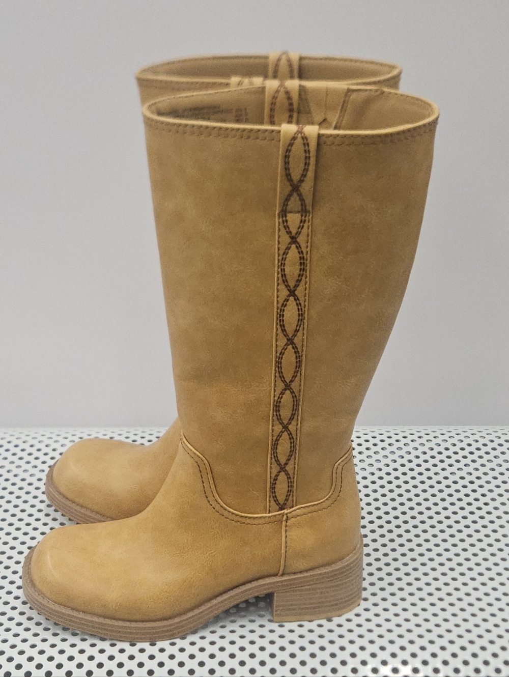 No Boundaries Women's Tan Over-the-Knee Memory Foam Boots Size 7W NWT